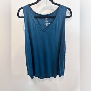 Maurice’s size 2 blue tank